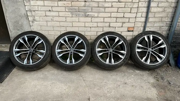 Audi Q8 (2018 - ) 4m8601025j Легкосплавный колесный диск R22 — фото 1
