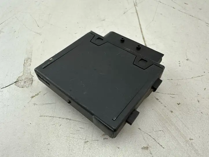 Volkswagen Golf VIII (2019 - ) 5WA906121 Реле насоса горючего — фото 4