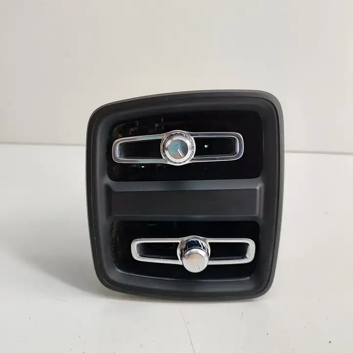 Volvo XC40 (2017 - ) 31469033 Воздушная решетка панели — фото 1