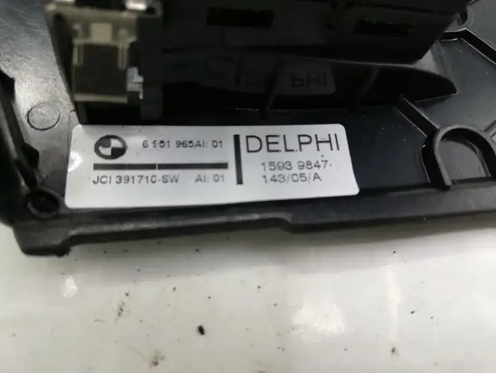 BMW 5 E60 E61 (2004 - 2010) 15939847 Кнопка стеклоподъемников — фото 2