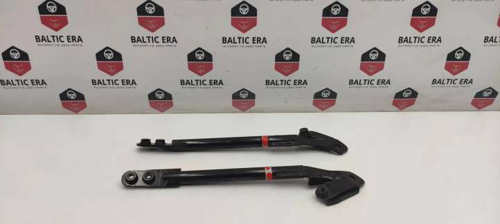 2358255 BMW M4 F82 F83 Kita variklio skyriaus detalė