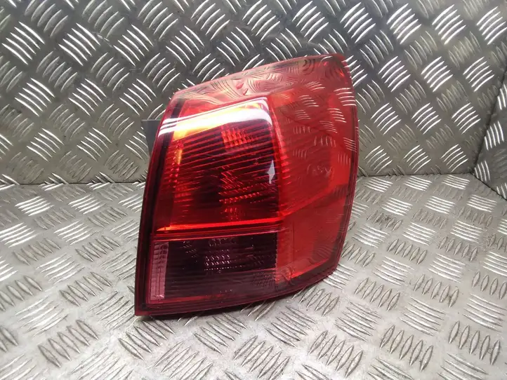 Nissan Qashqai (2006 - 2010) 89071062 Задний фонарь в кузове — фото 1