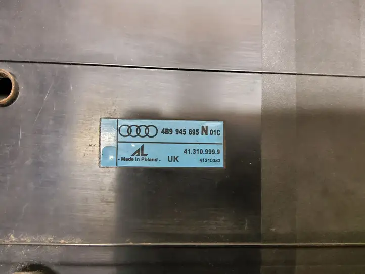 Audi A6 S6 C5 4B (2001 - 2004) 4B9945695N Подсветка номера — фото 3