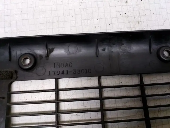 Toyota Yaris (1999 - 2003) 1794133010 Крышка двигателя декоративная — фото 4