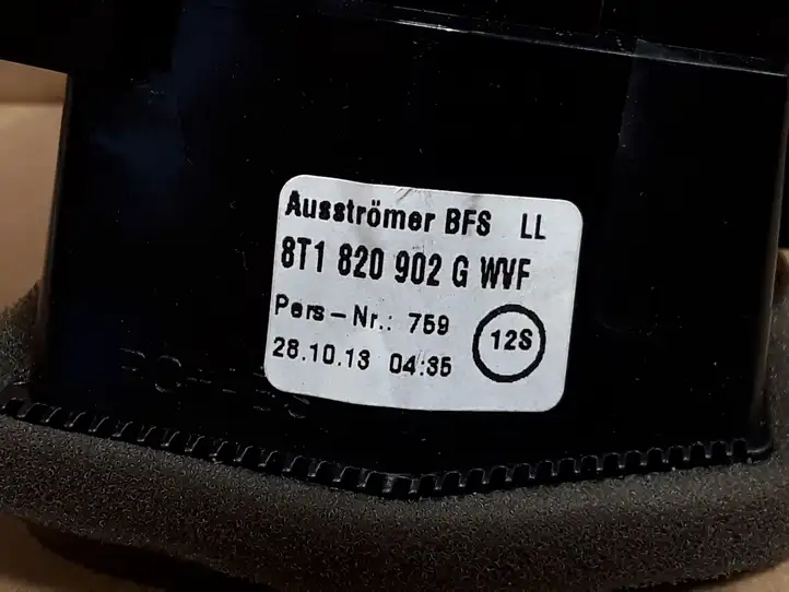 Audi A4 S4 B8 8K (2011 - 2015) 8T1820902G Боковой воздушный дефлектор — фото 3