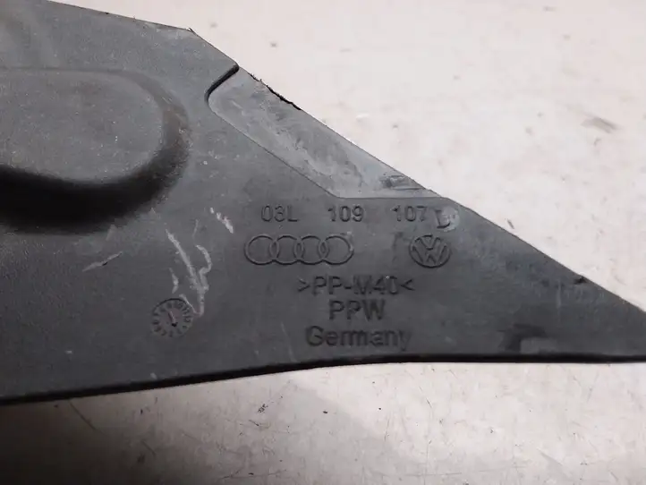 Volkswagen PASSAT B7 (2011 - 2014) 03L109107D Защита ремня ГРМ — фото 2