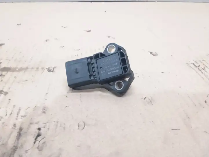 Volkswagen Golf VII (2013 - 2019) 0281002977 Датчик давления воздуха впуска — фото 1