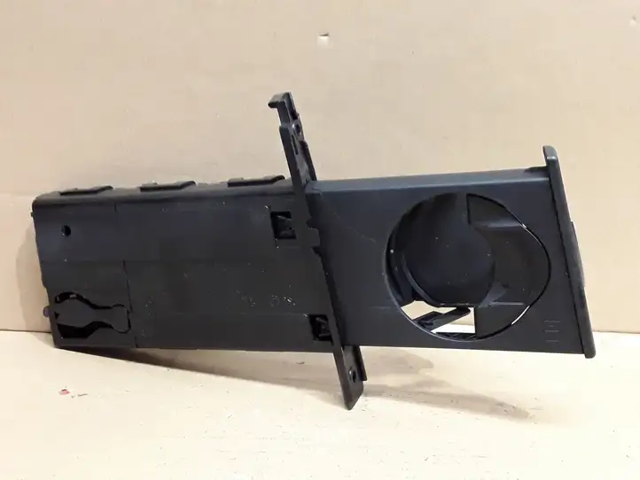 BMW 3 E90 E91 (2005 - 2012) 7127461 Подстаканник — фото 3