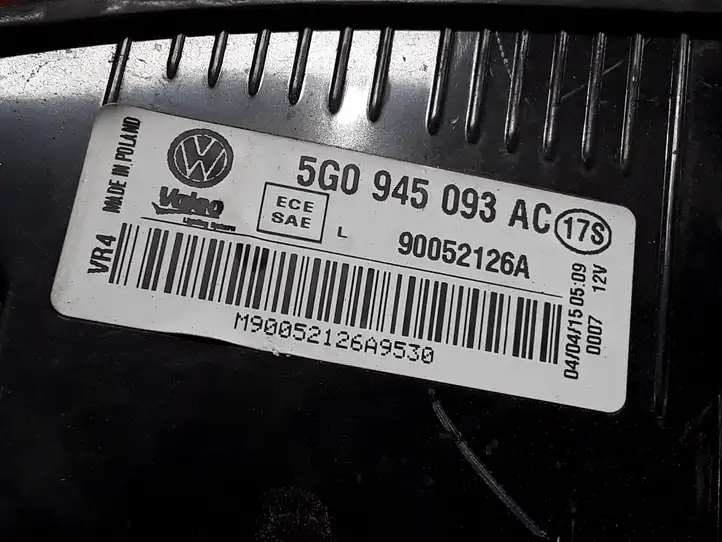 Volkswagen Golf VII (2013 - 2019) 5G0945093AC Задний фонарь в крышке багажника — фото 3
