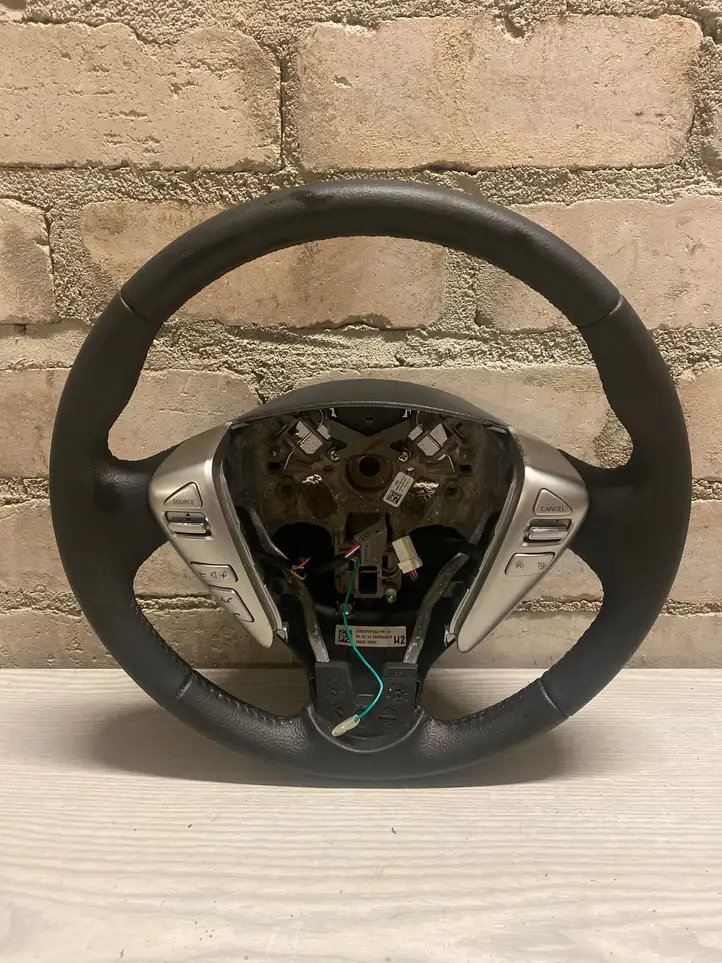 Nissan Note (E11) (2006 - 2014) 484303vw2c Обшивка рулевой колонки — фото 1