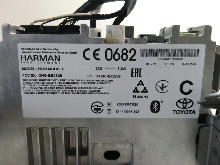 Toyota Land Cruiser (J150) (2009 - ) 8614060030 Магнитола / мультимедийная система — фото 2