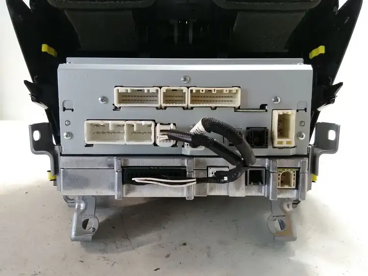 Toyota Land Cruiser (J150) (2009 - ) 8614060030 Магнитола / мультимедийная система — фото 9