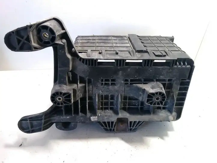Volkswagen Caddy (2004 - 2010) 1K0915333B Ящик аккумулятора — фото 4