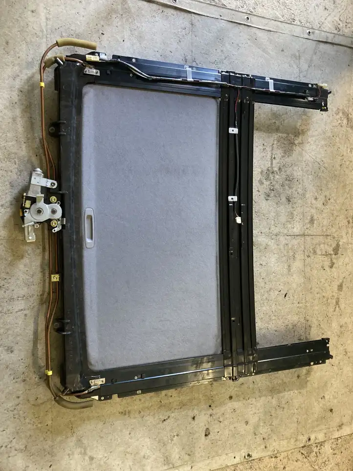 Toyota Land Cruiser (HDJ90) (1996 - 2002) 8573033010 Комплект люка крыши — фото 8