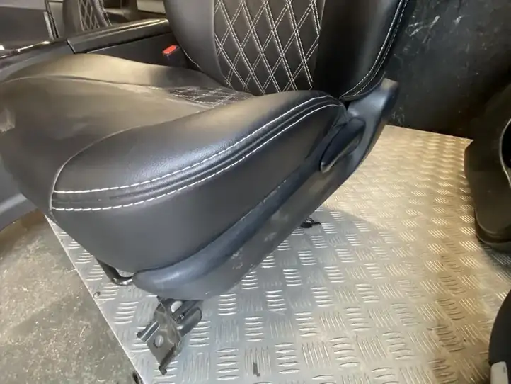 Toyota Prius+ (ZVW40) (2011 - 2018) Третий ряд сидений — фото 3