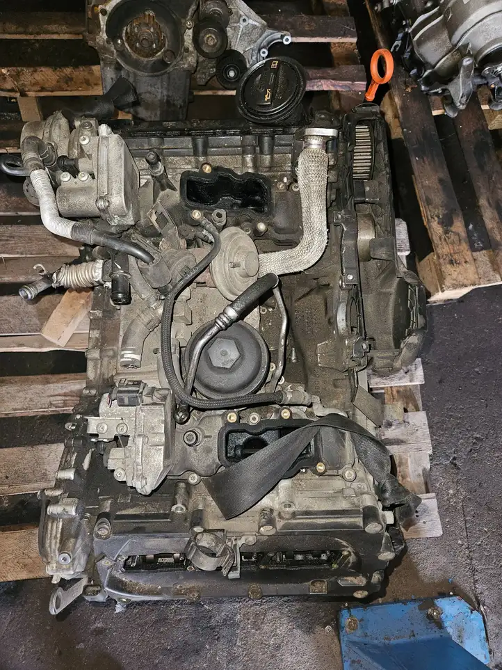 Audi A6 S6 C6 4F (2008 - 2011) 059103153AG Крышка двигателя задняя — фото 4