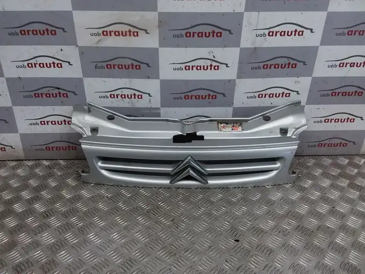 Citroen Berlingo (1996 - 2002) 9635603977 Верхняя решетка радиатора — фото 1
