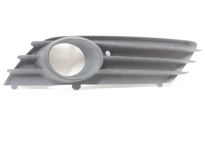 Opel Astra H (2004 - 2009) 375768702 Решетка противотуманной фары — фото 1