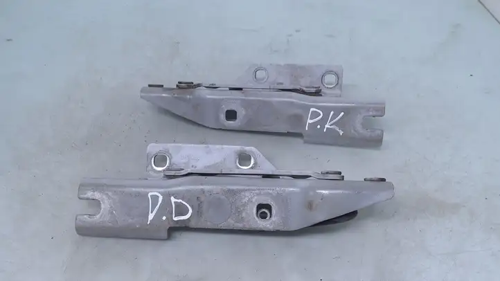 BMW 5 E60 E61 (2004 - 2010)  7008727 Петля (петли) капота