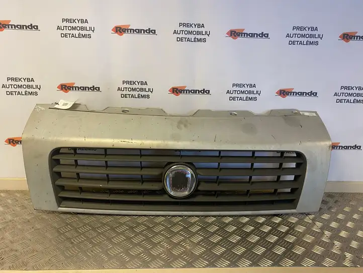 Fiat Ducato (2007 - 2014) 1308067070 Верхняя решетка радиатора — фото 1