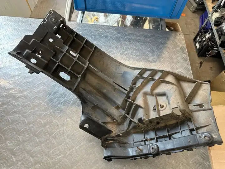 Renault Trafic II (X83) (2002 - 2014) 620350101R Кронштейн переднего бампера — фото 1