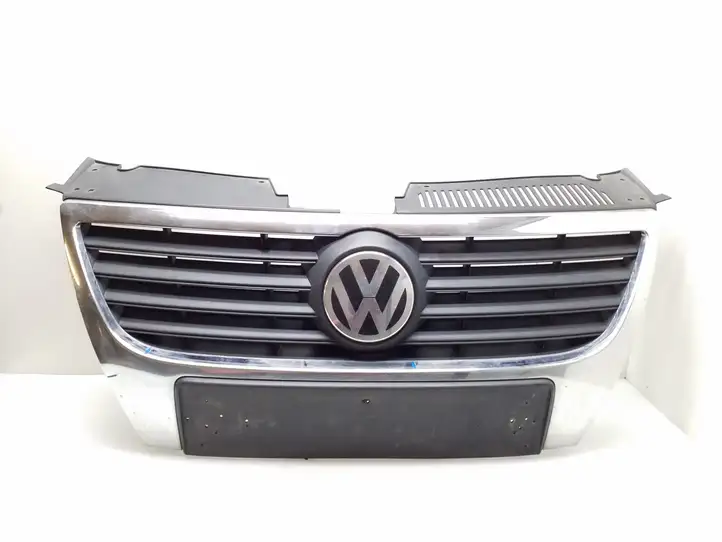 Volkswagen PASSAT B6 (2005 - 2010) 3C0853651 Верхняя решетка радиатора — фото 1