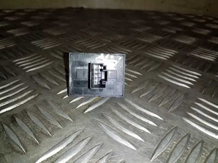 Volkswagen Eos (2010 - 2015) 1Q0959858A Кнопка стеклоподъемников — фото 3