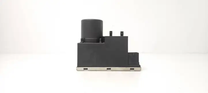 Audi A3/S3 8L (1996 - 2000) 8L0862257A Вакуумный насос центрального замка — фото 1
