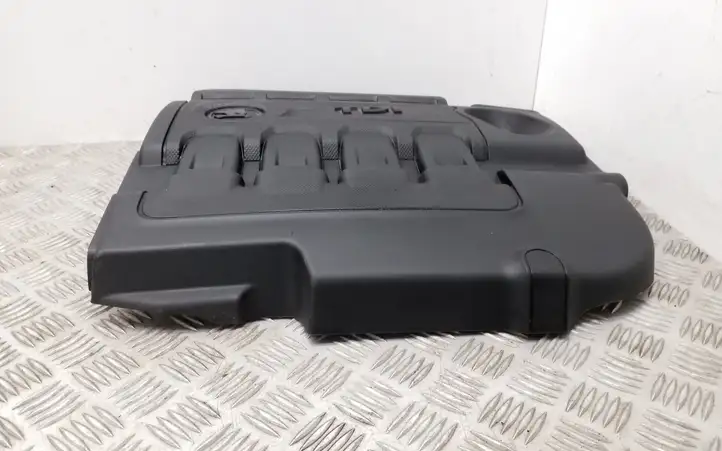 Skoda Octavia Mk3 (5E) (2013 - 2019) 04L103954Q Крышка двигателя декоративная — фото 2