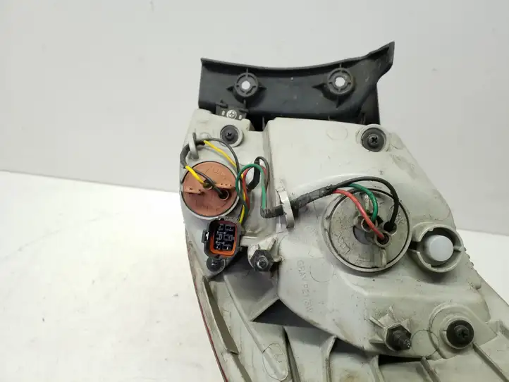 Hyundai ix35 (2009 - 2013) 924012Y0 Задний фонарь в кузове — фото 6
