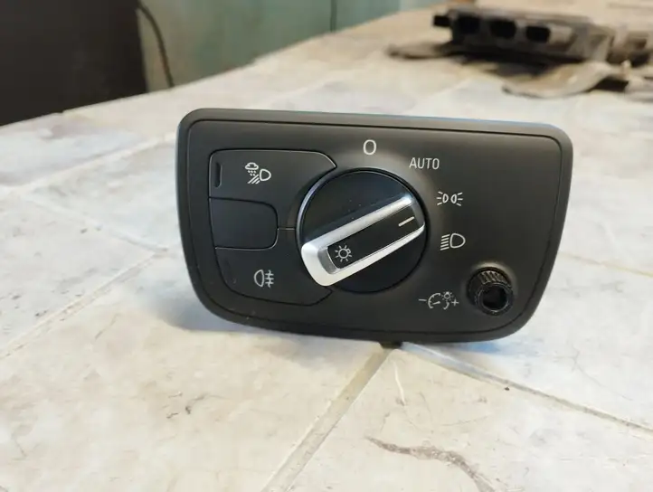 Audi A6 C7 (2011 - 2014) 4G0941531S Включатель фонарей — фото 1