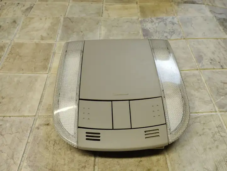 Toyota Auris 150 (2006 - 2012) 8126002100BQ Передняя подсветка — фото 1