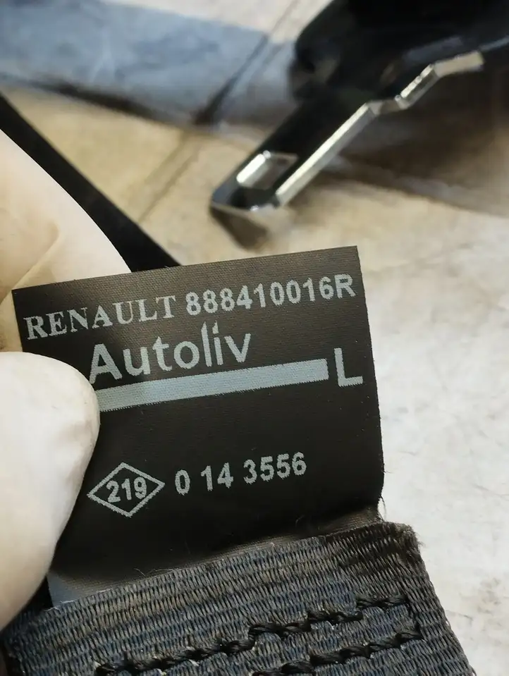 Renault Megane III (2009 - 2016) 888410016R Задний ремень безопасности — фото 2