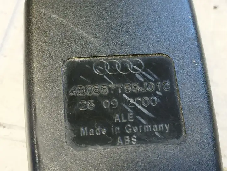 Audi A6 S6 C5 4B (1997 - 2001) 4B0857755J Замок переднего ремня — фото 5