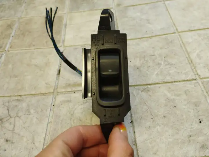 Subaru Outback (2007 - 2009) 94263AG040 Кнопка стеклоподъемников — фото 1