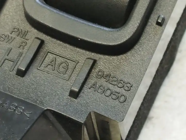 Subaru Outback (2007 - 2009) 94263AG050 Кнопка стеклоподъемников — фото 2