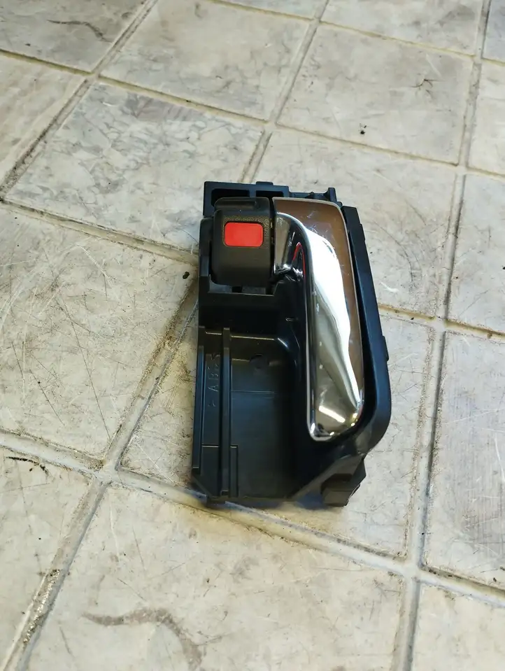 Toyota Corolla Verso E121 (2001 - 2004) Внутренняя ручка двери — фото 4