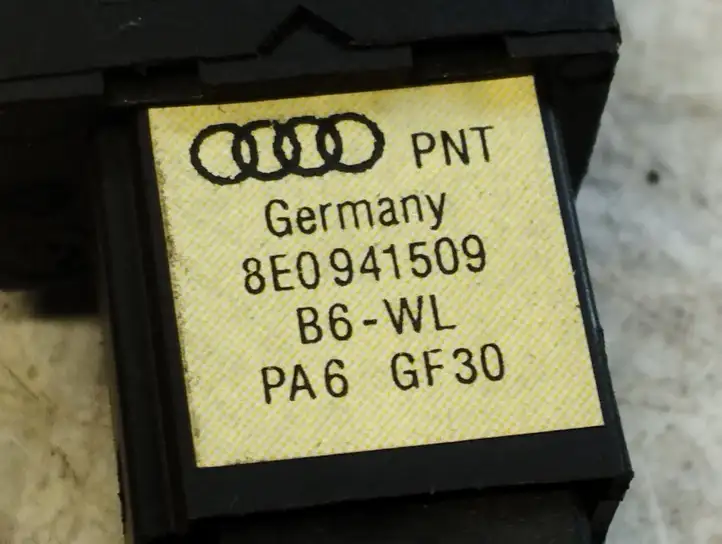 Audi A4 S4 B6 8E 8H (2000 - 2006) 8E0941509 Включатель аварийных фонарей — фото 2