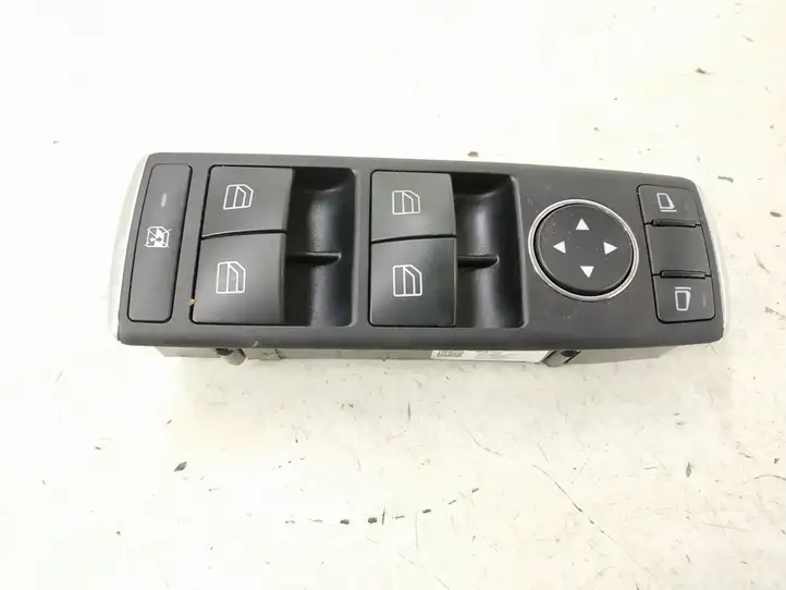 Mercedes-Benz C W204 (2007 - 2014) Кнопка стеклоподъемников — фото 2
