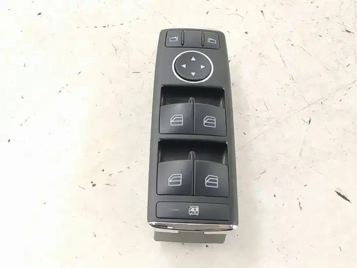 Mercedes-Benz C W204 (2007 - 2014) Кнопка стеклоподъемников — фото 1