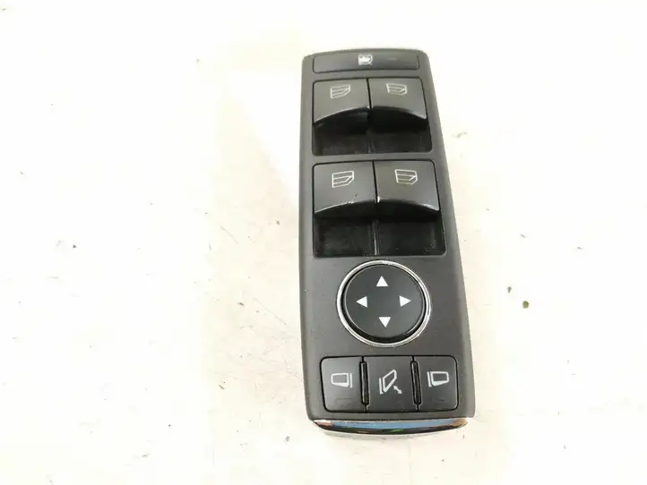 Mercedes-Benz C W204 (2007 - 2014) Кнопка стеклоподъемников — фото 3