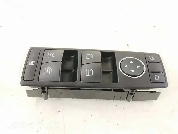 Mercedes-Benz C W204 (2007 - 2014) Кнопка стеклоподъемников — фото 3
