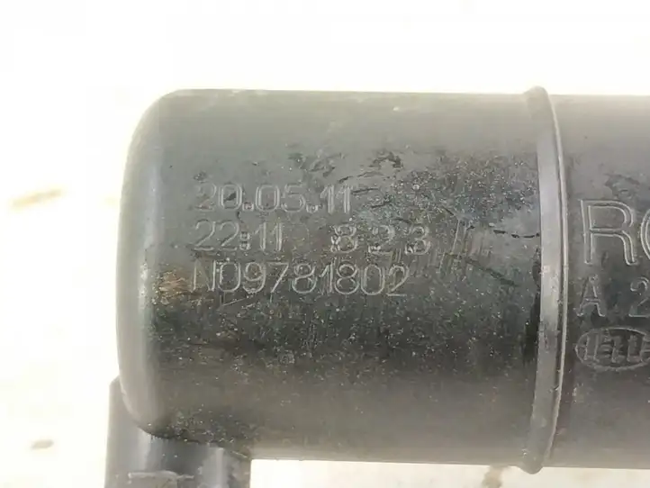 Mercedes-Benz C W204 (2007 - 2014) Распылители омывателя — фото 7
