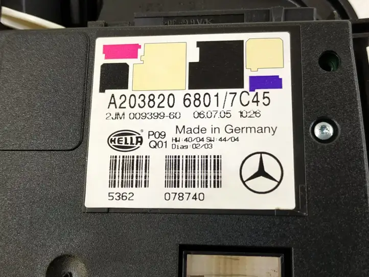 Mercedes-Benz C W203 (2000 - 2007) Передняя подсветка — фото 7