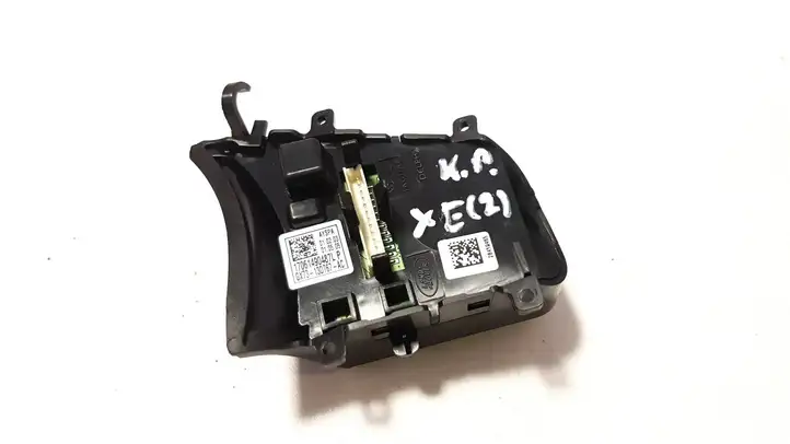 Jaguar XE (2014 - 2019) GX7313D767AC Кнопки на рулевом колесе — фото 3