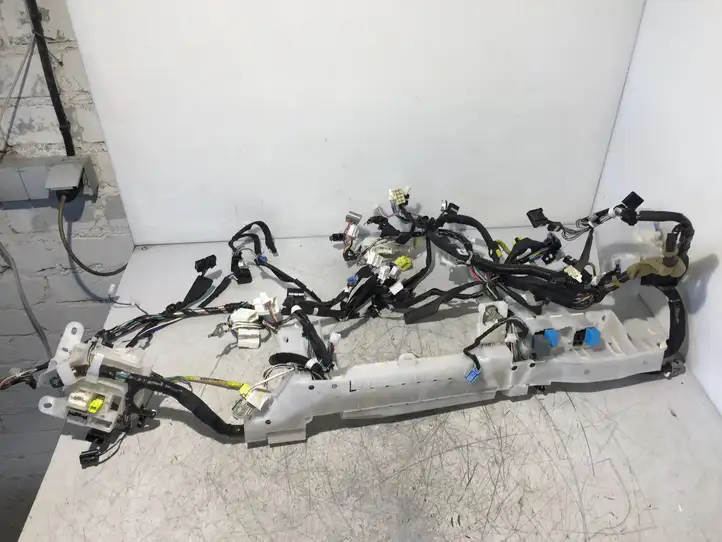 Toyota Auris E180 (2012 - 2018) 82118OZB60 Проводка двигателя — фото 1