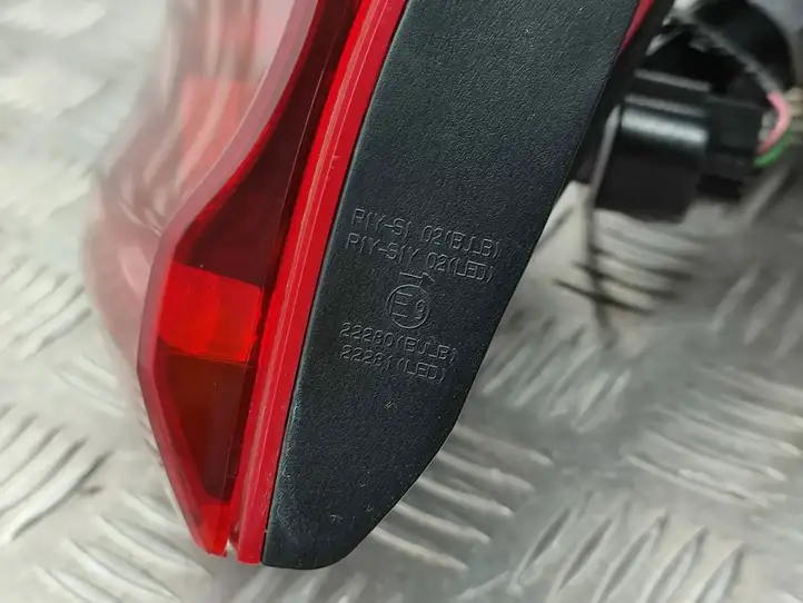 Kia Sportage (2018 - 2021) 92405F1600 Комплект задних фонарей — фото 10