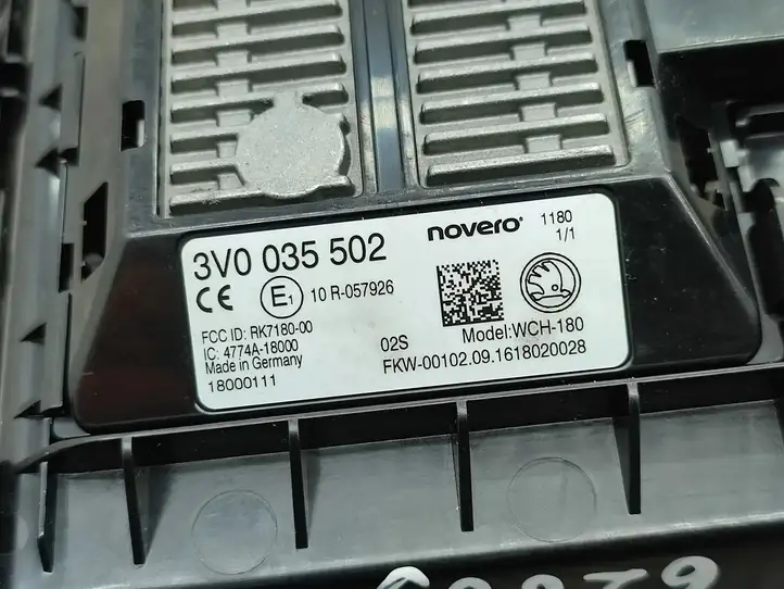 Skoda Octavia Mk3 (5E) (2013 - 2019) 3V0035502 Модуль беспроводной зарядки — фото 16