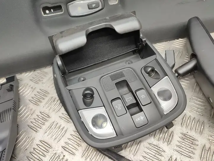 Kia Sportage (2016 - 2018) 96005D9100 Комплект потолочной обшивки — фото 14