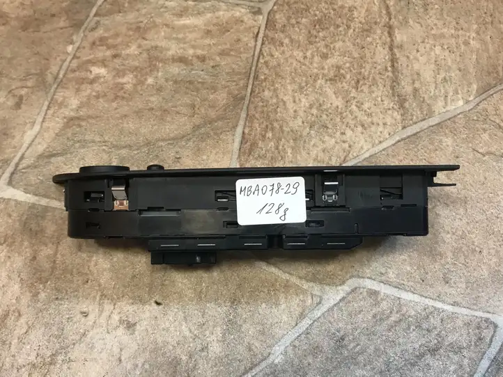 BMW Z4 E89 (2009 - 2017) 9216107 Кнопка стеклоподъемников — фото 5